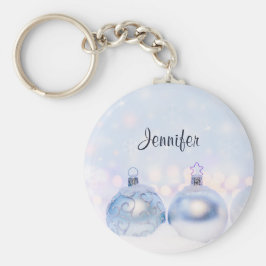 Weihnachtsbälle auf Schnee zum Feiern Schlüsselanhänger