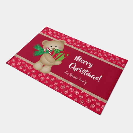 Weihnachtsbär mit Geschenk und Schneeflocken, rot Fußmatte (Schrägansicht)