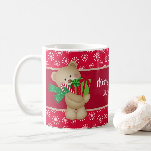 Weihnachtsbär mit Geschenk und Schneeflocken, rot Kaffeetasse (Mit Donut)