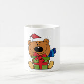 Weihnachtsbär mit Weihnachtsgeschenk Kaffeetasse (Mittel)