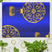 Weihnachtsbaubles auf Blue Handtuch (Gefaltet)