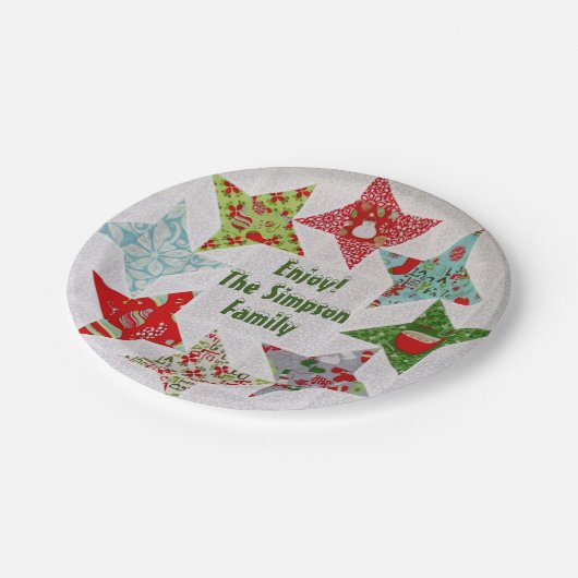 Weihnachtsbauernhof Patchwork Papier Teller (Schrägansicht)