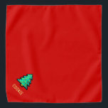 Weihnachtsbaum 8 bit Pixel Art Red Funny Xmas Name Halstuch<br><div class="desc">Niedlicher Pixelkunst Weihnachtsbaum mit Namen zu personalisieren.</div>