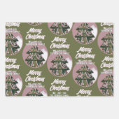 Weihnachtsbaum Artistic Green Pink Merry Script Geschenkpapier Set (Vorderseite)