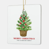 Weihnachtsbaum auf einem Wicker Korb Frohe Weihnac Keramikornament (Links)