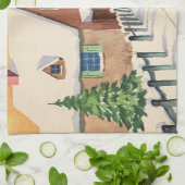 Weihnachtsbaum auf einer schneebedeckten Winterstr Handtuch (Gefaltet)