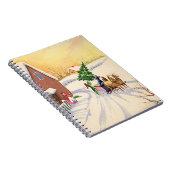 Weihnachtsbaum auf einer schneebedeckten Winterstr Notizblock (Rechte Seite)