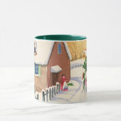 Weihnachtsbaum auf einer schneebedeckten Winterstr Tasse (Zentrum)