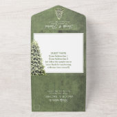 Weihnachtsbaum auf grünem Holz Rustikale Hochzeit All In One Einladung (Außenbereich)