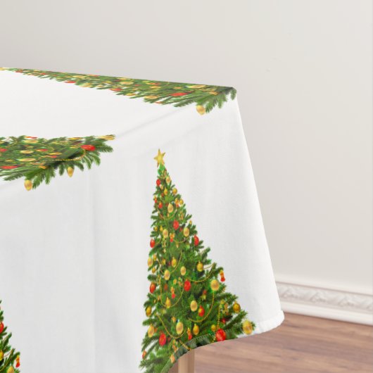 Weihnachtsbaum auf weißem Tablecloth Tischdecke (Beispiel)