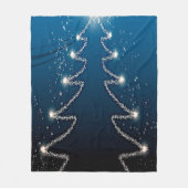 Weihnachtsbaum Blauer Himmel Glänzende Sterne Rust Fleecedecke (Vorderseite)