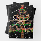 Weihnachtsbaum der Dackel, gedeckt durch Blitzlich Geschenkpapier Set (Beispiel)