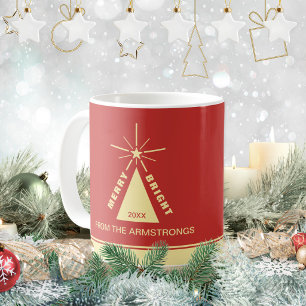 Weihnachtsbaum-Familienfoto in festlichem Rot Retr Kaffeetasse