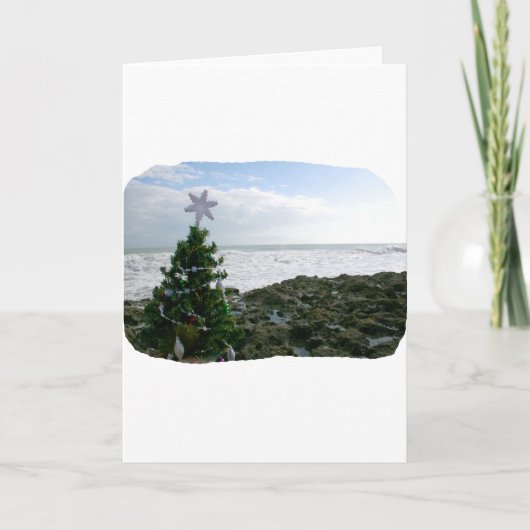 Weihnachtsbaum gegen Beach Rocks Feiertagskarte (Vorderseite)