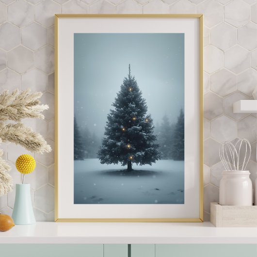 Weihnachtsbaum im Schnee — Friedlicher Winterposte Poster
