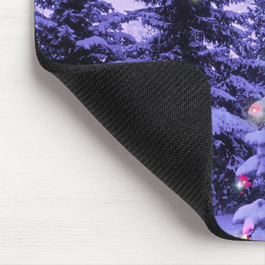 Weihnachtsbaum im Wald Mousepad (Ecke)