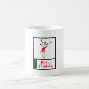Weihnachtsbaum in einem üppigen Pullover Kaffeetasse