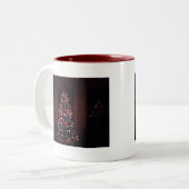 Weihnachtsbaum in Fensterbild Zweifarbige Tasse (Vorderseite Links)