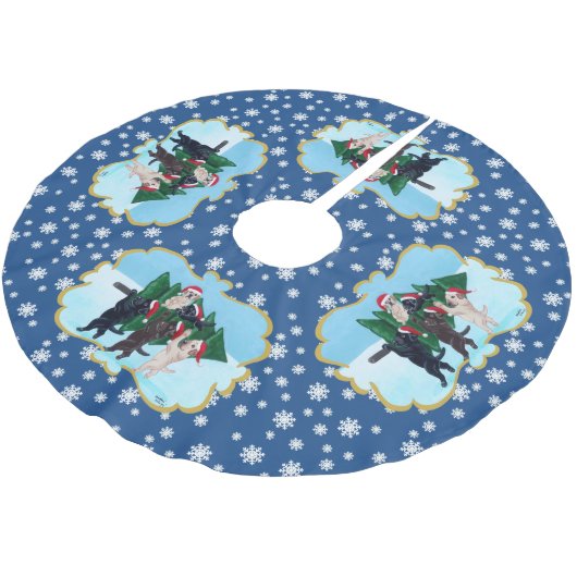 Weihnachtsbaum Labradors auf dem Schneegebiet Polyester Weihnachtsbaumdecke (Schrägansicht)