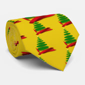 Weihnachtsbaum mit Red Ribbon Krawatte (Gerollt)