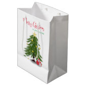 Weihnachtsbaum mit rotem Geschenk Mittlere Geschenktüte (Vorderseite Schrägansicht)