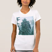 Weihnachtsbaum mit Schnee T-Shirt (Vorderseite)