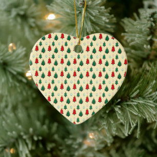 Weihnachtsbaum mit sternenüberragenden nahtlosen M Keramik Ornament