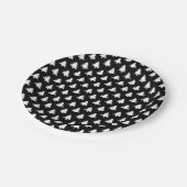 Weihnachtsbaum-Muster Schwarz-weiß Pappteller (Schrägansicht)