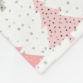 Weihnachtsbaum Rosa & Grün mit weißem Hintergrund Fleecedecke (Ecke)