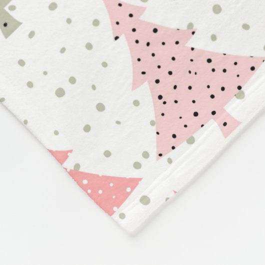 Weihnachtsbaum Rosa & Grün mit weißem Hintergrund Fleecedecke (Ecke)