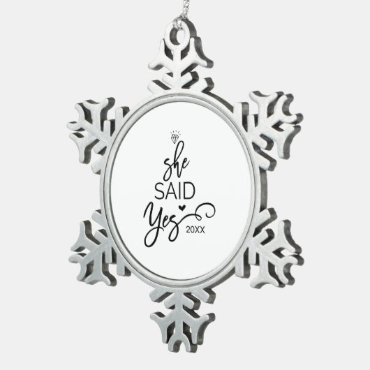 Weihnachtsbaum Sie sagte ja Verlobt Schneeflocken Zinn-Ornament (Rechts)