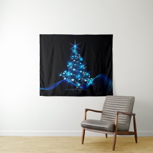 Weihnachtsbaum SlipperyJoe strahlt blau s Wandteppich (Beispiel (Horizontal))