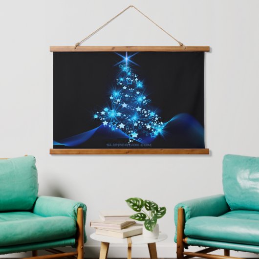 Weihnachtsbaum SlipperyJoe strahlt blau s Wandteppich Mit Holzrahmen (Wohnzimmer)