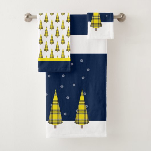 Weihnachtsbaum Tartan Muster auf blau-gelb-weiß Badhandtuch Set (Insitu)