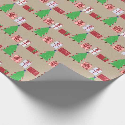 Weihnachtsbaum und Geschenke auf Beige Wrapping Pa Geschenkpapier (Ecke)
