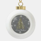 Weihnachtsbaum und Schneeflocken Gerahmt Keramik Kugel-Ornament (Vorderseite)