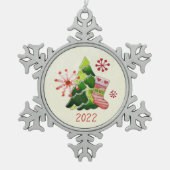 Weihnachtsbaum und Strumpf Whimsey Schneeflocken Zinn-Ornament (Vorderseite)