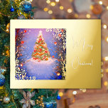 Weihnachtsbaum unter dem Schnee mit Gold Folien Feiertagspostkarte<br><div class="desc">Ein wunderschön dekorierter kleiner Weihnachtsbaum unter dem Schnee umgeben von glücklichem Gold. Eine niedliche Illustration mit echter Goldfolie für ein frohes Weihnachtsfest!</div>