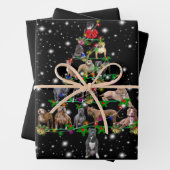 Weihnachtsbaum von Pitbull, gedeckt durch Blitzlic Geschenkpapier Set (Beispiel)