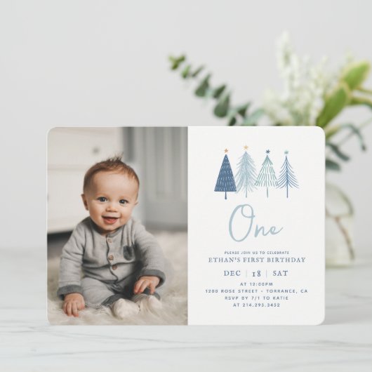 Weihnachtsbaum Winterjunge 1. Geburtstag Foto Einladung (Stehend Vorderseite)