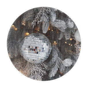 Weihnachtsbaumdekorationen, festliches Licht im Hi Schneidebrett