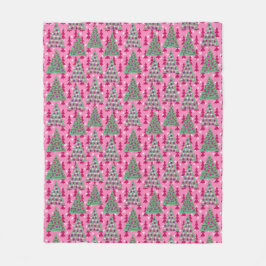 Weihnachtsbäume auf heiß rosa fleecedecke