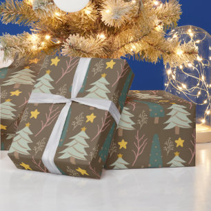Weihnachtsbäume im Wald Erdtöne Muster Geschenkpapier