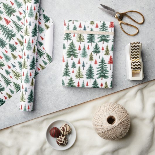 Weihnachtsbäume in Aquarellen auf Weiß Geschenkpapier (Kunsthandwerk)