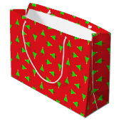 Weihnachtsbäume in Rot Große Geschenktüte (Rückseite Schrägansicht)