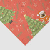 Weihnachtsbäume und Mops-Hundemuster Seidenpapier (Ausschnitt)