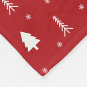 Weihnachtsbäume und Schneeflocken Fleece Blanket (Ecke)