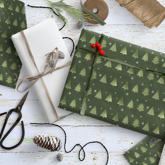 Weihnachtsbäume und Schneeflocken Muster Green ID8 Geschenkpapier