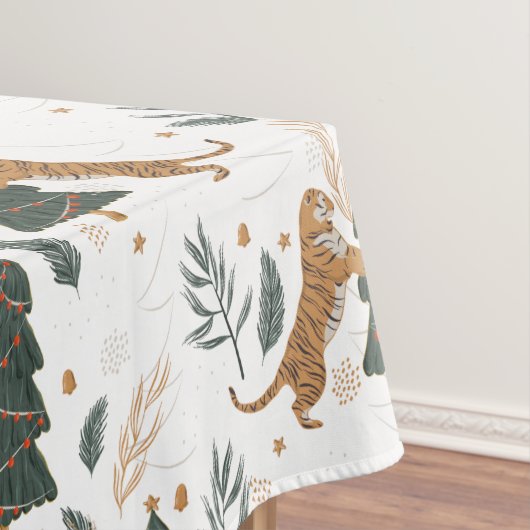 Weihnachtsbäume und Tiger Muster Tischdecke (Beispiel)
