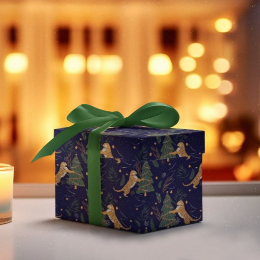 Weihnachtsbäume und Tigermuster Geschenkpapier